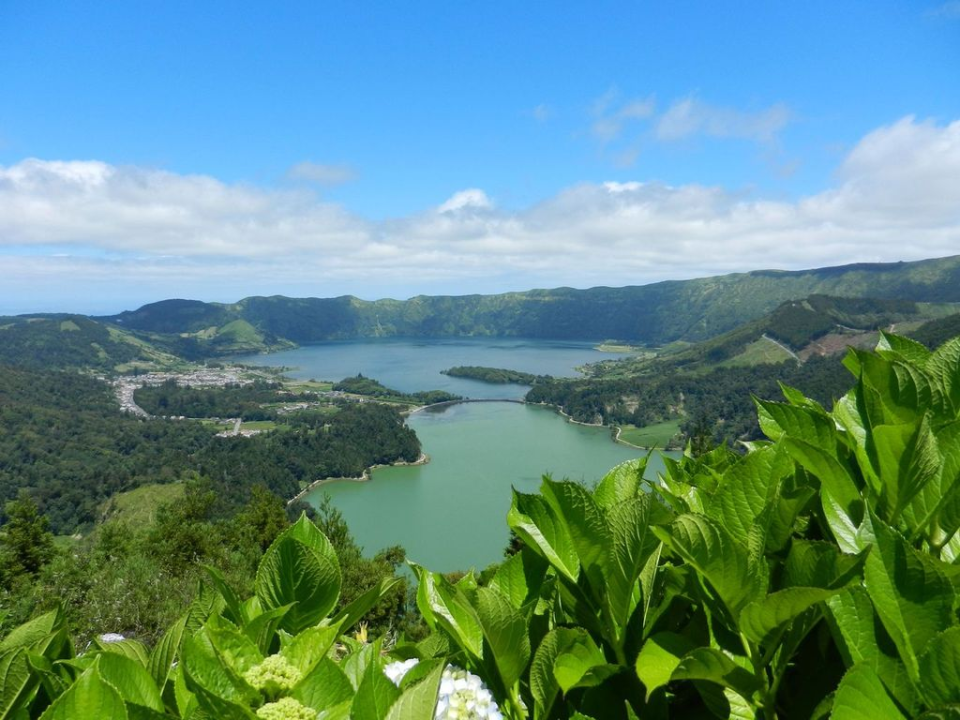 Our first trip to the Vista do Rey with the famous blue and green lakes